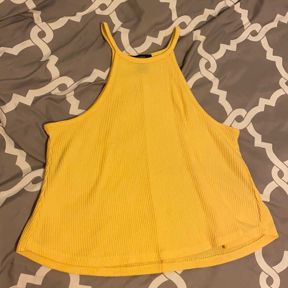 Yellow ribbed tank